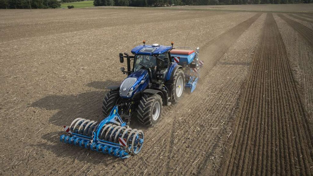 new-t7-standard-wheelbase-pre-agritechnica-2025-02